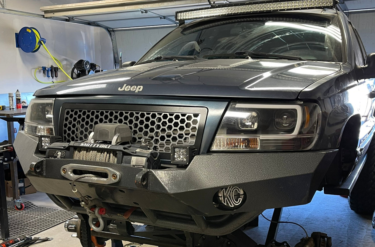 2004 Style Jeep WJ Grille Insert